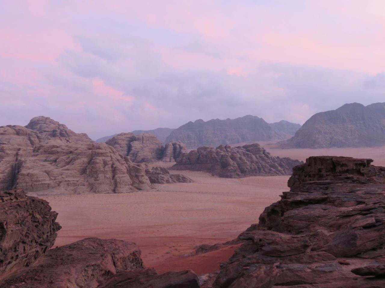 Desert Rock Camp Вади Рум Екстериор снимка