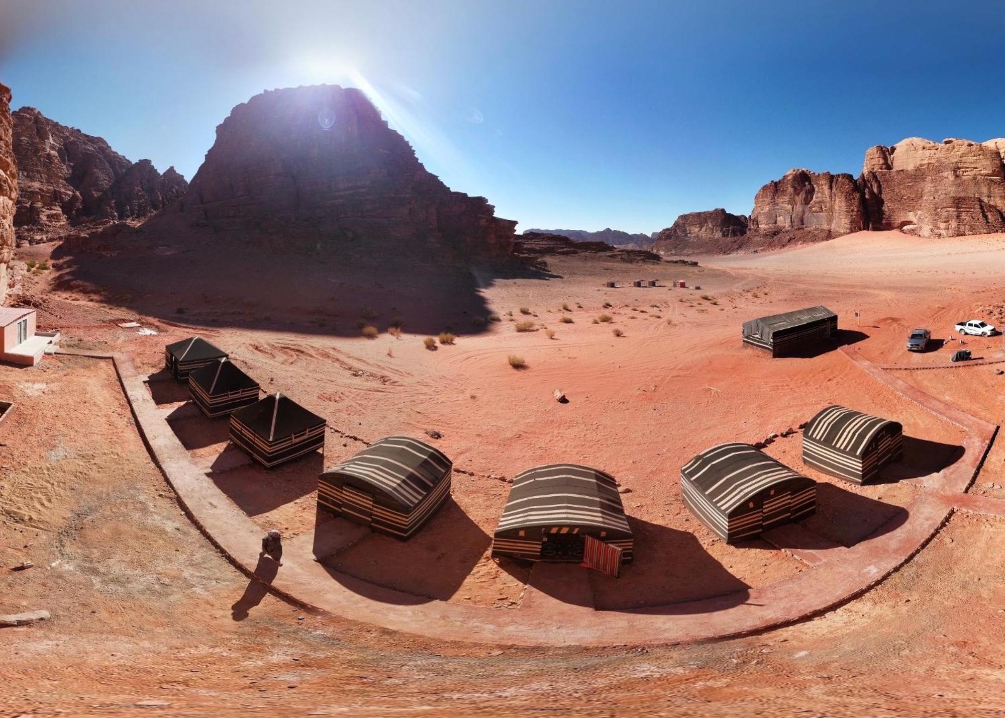 Desert Rock Camp Вади Рум Екстериор снимка