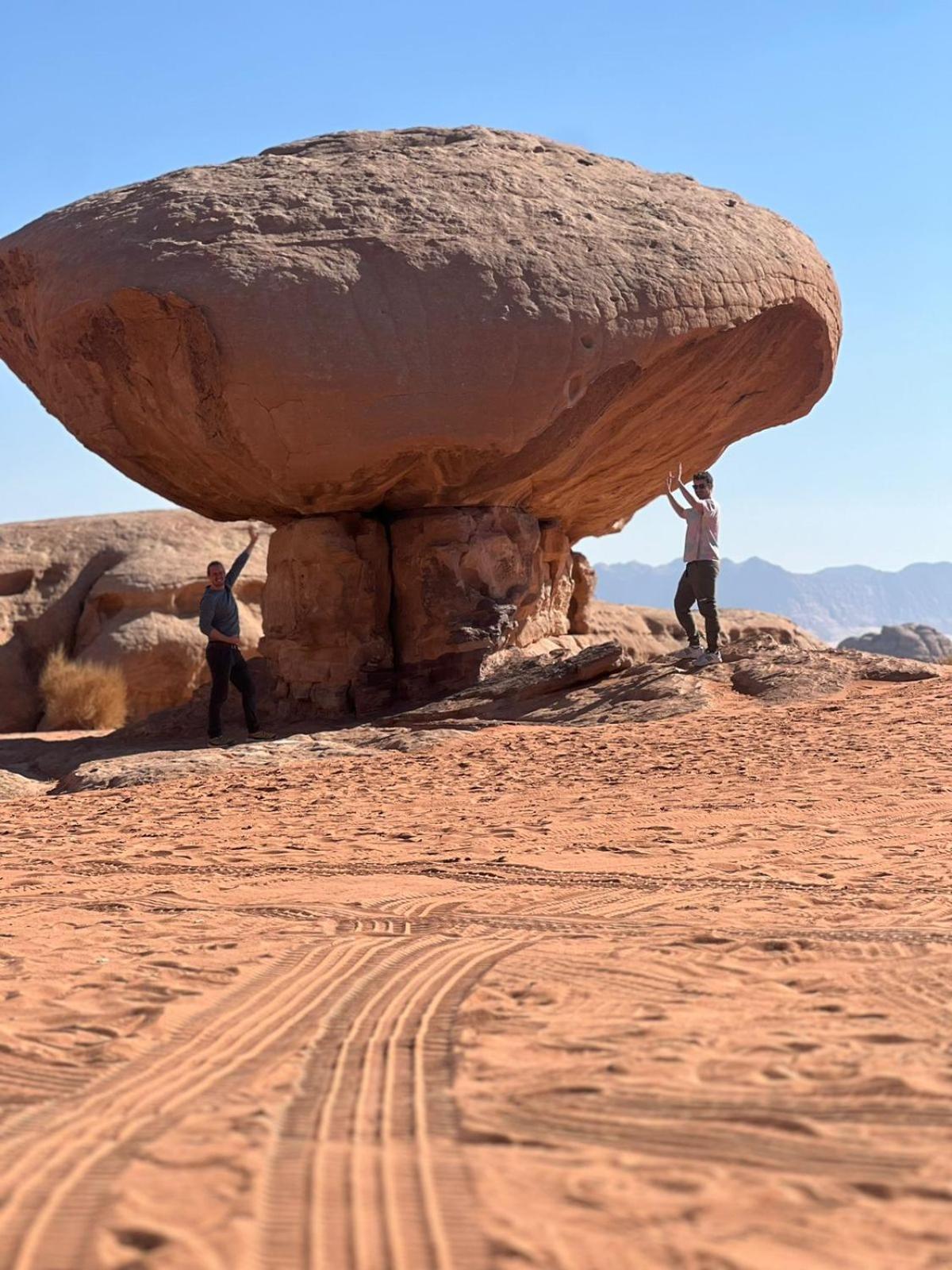 Desert Rock Camp Вади Рум Екстериор снимка